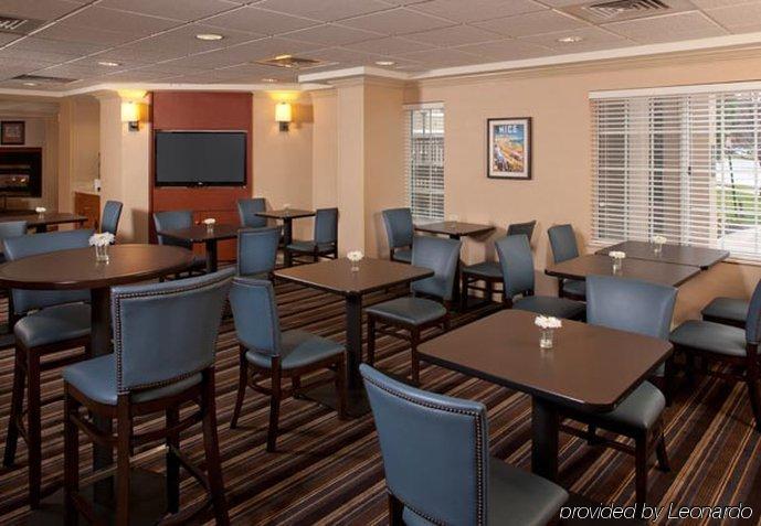 Residence Inn By Marriott Tysons Tysons Corner Restoran gambar